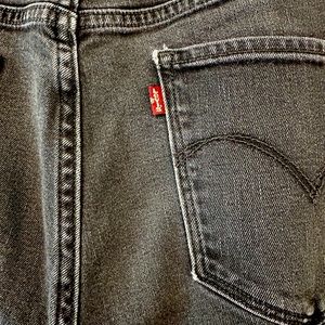 Levis Highrise Skinny - 32